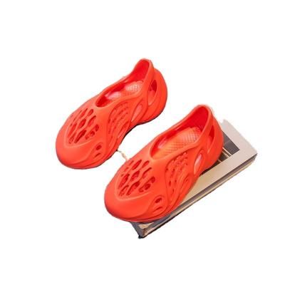 China Children's Slides Slippers Children's Slippers Non-slip Toddler Boys And Girls Massage Yeezy Shoes for sale