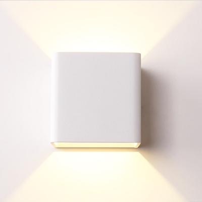 China Decorative Warm White Black Design 3w Color Square Shape Fancy Indoor Industrial Wall Lights For Restaurant for sale