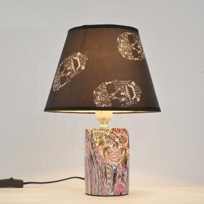 China ChineseZhongshan Modern Creative Black White Modern Nordic Fashion Led Fabric Skull Restaurant Bedroom Ware Table Lamp for sale