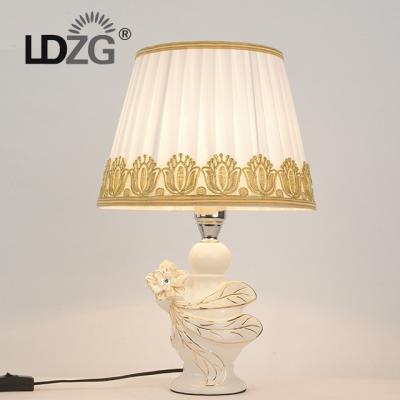 China Modern Chinese Porcelain Design Table Lamp With CE/ROHS/CCC Certification for sale