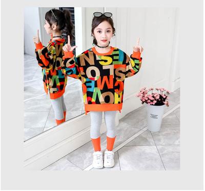 China Casual Children's Wear Fall 2020 New Girls Letter Printed Sweater Set for sale