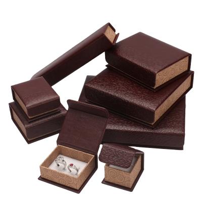 China FSD 2022 Recyclable Fashion Magnet Gift Box Luxurious Bracelet Leather Jewelry Box Cardboard Jewelry Box for sale