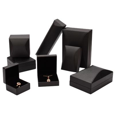 China Custom Handmade FSD Logo Leather Bangle Bracelet Box Plastic Jewelry Box Recycle Necklace Packaging Box for sale