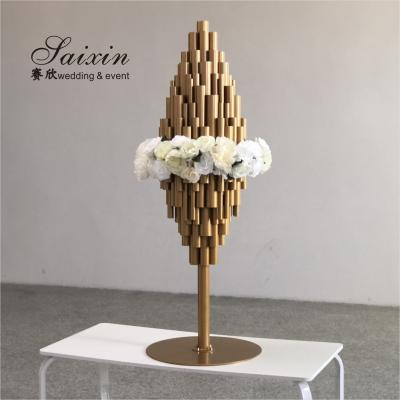 China Luxo Novo Gold Metal Pole Stand Para Centrais de Casamento à venda