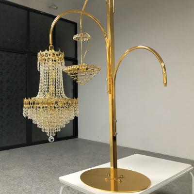 China ZT-560 Saixin new wedding design table centerpieces 4 hooks gold metal support for hanging crystal chandelier zu verkaufen