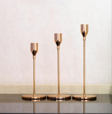 China Wholesale simple 3 piece set rose gold metal candlestick holder for home wedding decoration zu verkaufen