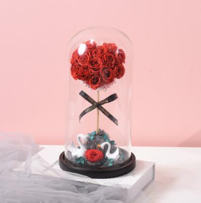 China Real Rose Hot Selling Factory Wholesale Preserved Romantic Rose Valentine Gift Decoration Heart Shaped Preserved Rose in Glass Dome for sale