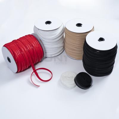 Chine Les accessoires de vêtements de Fishbone de robe de mariage de polyester pour des costumes aplatissent à vendre