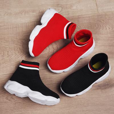 China Manufacturers Anti-slippery Fly Sports Knitted Sock High Top Woven Mesh Children's Sock Shoes en venta