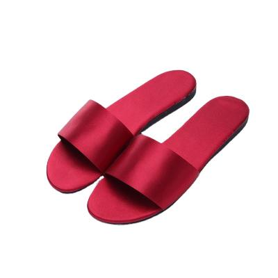 China CUSHIONING new fashion satin simulation home women summer silk slipper indoor non-slip slides à venda