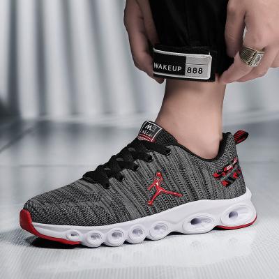 중국 Comfortable Breathable Walking Sneakers Tenis Masculino Zapatillas Hombre Tall Men Lacquer Sports Shoes Light Weight Anti-Slippery Shoes 판매용