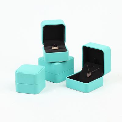 China Wholesale Jewelry Package Weimei Factory Direct Selling PU Blue Jewelry Box Rounded Luxury Jewelry Box Ring Chain Leather Box for sale