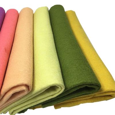 China Sustainable PET Diy Material Recycled Polyester Colorful Soft Eco - Friendly Felt Nonwoven Felt 1-5mm Thick for sale