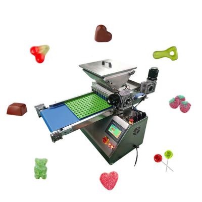 China Kleinschalige Gummy Mold Universal Depositor Semi Automatic Sugar Mint Hard Coconut Candy Form Make Machine Te koop