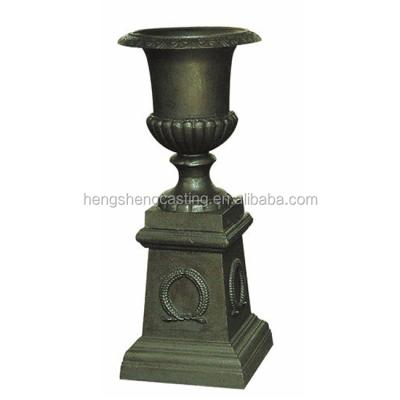 China Decorative Metal Garden Urn / Garden Planter for sale