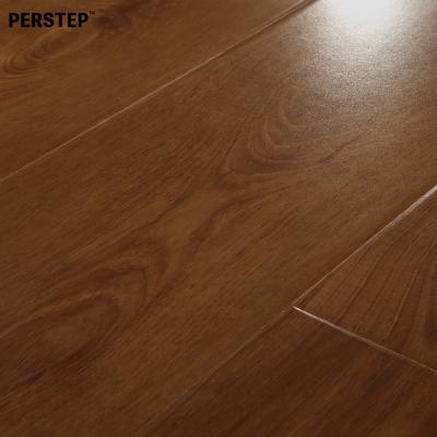 China 12mm Anti-Slip Timber Oak Wood Flooring Natural Color HDF Engineered Laminate Flooring For Sale for sale