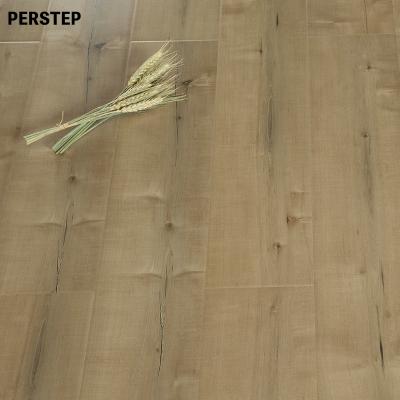 China Anti-slip Customized Color AC4 HDF Water Resistance Parquet Laminate Flooring for sale