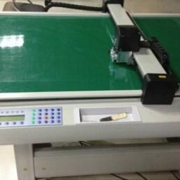 China Mobile Phone Film Membrane Electronic Die Cutting Machine Kiss Cutting for sale