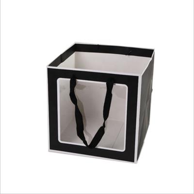 China Black And White Recyclable Transparent Hand Held White Card Handheld Celebrity Web Frame Web Frame Gift Bag for sale