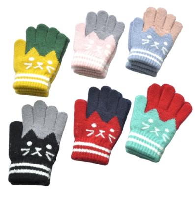 China Soft Children's Winter Warm Cute Cat Pattern Cotton Knitted Gloves for sale