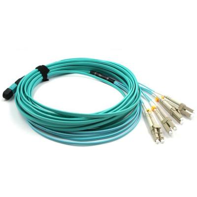 China Kabel PVC-/LSZH-Material-MPO MTP, kundenspezifisches Längen-Faser-Optikverbindungskabel-Kabel zu verkaufen