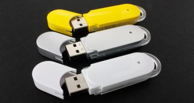 China Ring Plastic USB Flash Drive With Cap , USB With 5 Years Warranty for sale