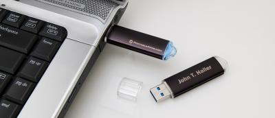 China Promotional Plastic USB Flash Drive With 1G / 2G / 4G / 8G / 16G for sale