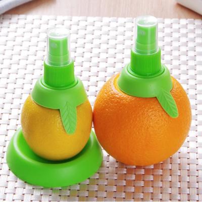 China Viable Wholesale Viable Juicer Spritzer Manual Lime Silicone Lemon Spray Plastic Citrus Spray for sale