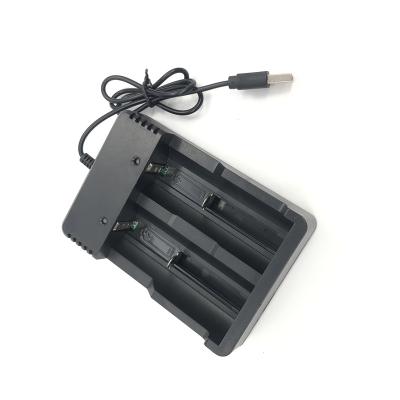 China 18650 lithium battery 2022 CH-5D82A  18650 Dual Charge USB Charger 18650 lithium battery charger USB dual Slot strong light flashlight for sale