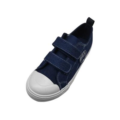 China 2023 fashion trend new fashion denim color flat vulcanized casual shoes denim man shoes for sale