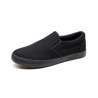 China Fashion Trend Custom Vulcanized Shoes Slip On Empty Black White Sneakers Breathable Men Canvas Shoes Casual for sale