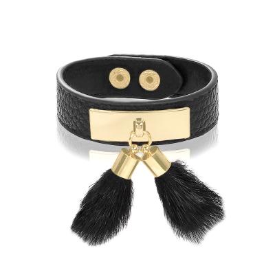 China Hiphop Women Bracelets Temperament Alloy Soft Single Row Trendy Genuine Leather Snap Bracelet for sale