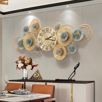 China Art Decorative Steel Silent Clock Creativity Wall Clock Calendars Fashion Living Room Clock Wall Hanging Watch for sale