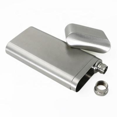 China Minimalist 4 oz. Shiny silver stainless steel flask with cigar holder for sale