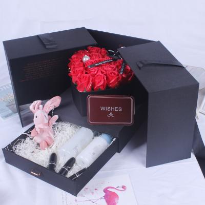 China Recyclable Luxury Corrugated Color Glazing Wholesale Chocolate Box Bouquet Cylinder Flower Boxes With Gold for sale