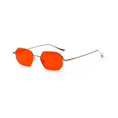 China Unique design women's fashion sunglasses the latest fashion sunglasses wholesale high quality sunglasses for sale