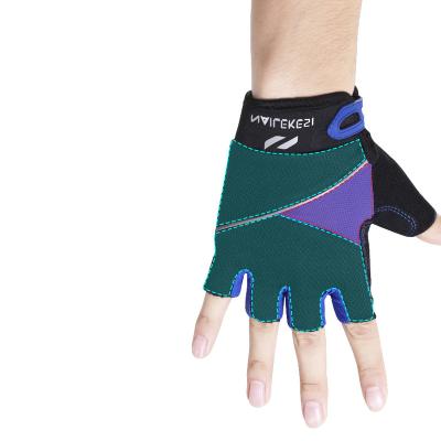 China Manufacturer Cheapest Gloves Professional Black Half Finger Adjustable Gloves For Sports for sale