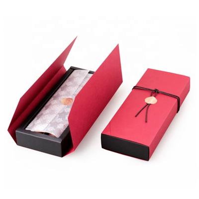 China Customized Handmade Luxury Fold Paper Packaging Chocolate Covered Strawberry Boxes For Chocolate Strawberries for sale