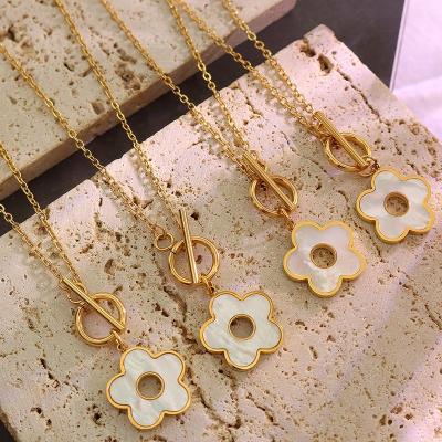 China Color Not Fade Natural Gold Necklace Trend Stainless Steel Simple Accessory Custom Made Shell Flower Buckle Necklace Women Pendant for sale