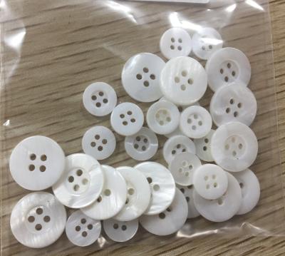 China Viable Wholesale Pearly Button Shell Button For Clothes for sale