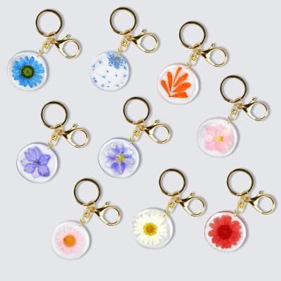 China Resin Resin Keychains Press Flowers Decoration Flower Dried Key Chain Ring, Resin Key Chain Ring With Dried Flowers for sale