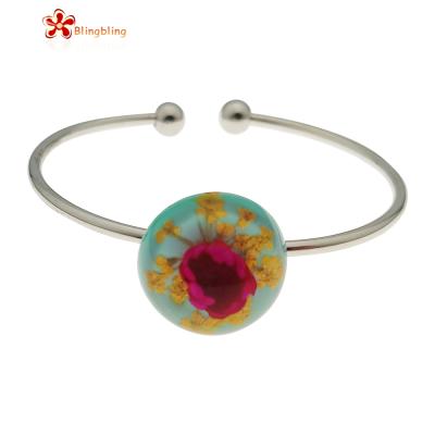 China Personalized Romantic Pressed Real Flower Resin Fashion Style Gift Bracelet Dry Jewelry for sale