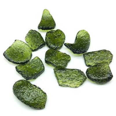 China TRENDY Handmade Moldavite Pendant With Silver Genuine Rough Moldavite Pendant For Necklace Making for sale