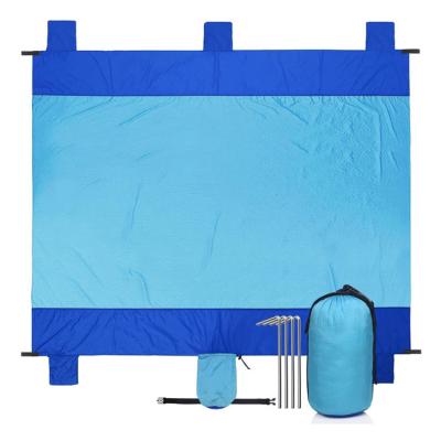 China Lightweight portable outdoor camping waterproof picnic beach mat, huge waterproof sandfree beach blanket with hole for sale