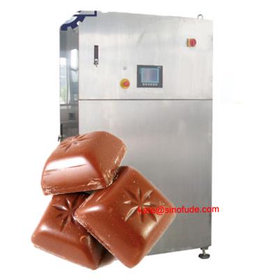 China Fully Automatic Deli Chocolate Tempering Machine With Depositing Chocolate Bar Production Line for sale