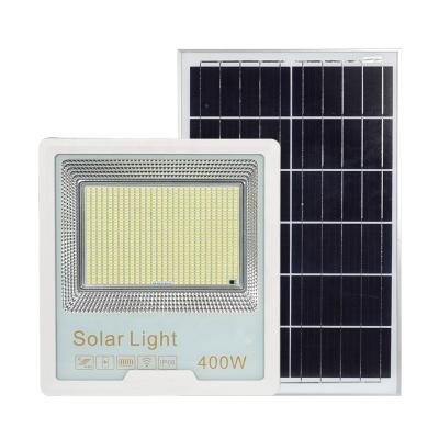 Cina New model aluminium IP66 waterproof 100w 200w 300w 400w solar led flood light for garden in vendita