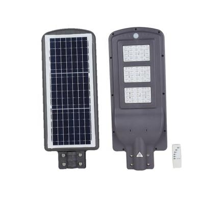 China Factory price outdoor housing waterproof ip65 60w integrated solar street light Te koop