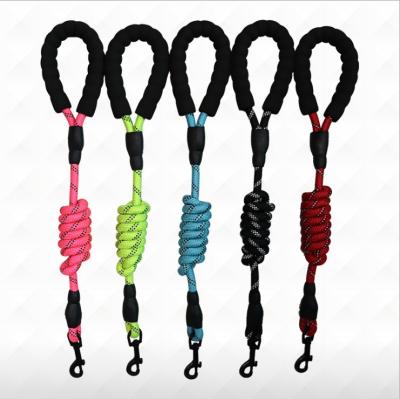 China Lights Low MOQ Customized Logo Size Nylon Dog Chain Pet Walking Leash for sale