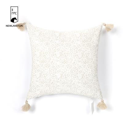 China Viable Home Decor Simple Style Tile Cover Sofa Cushion Cover Living Room Decoration Pillow Cases With Tassels for sale