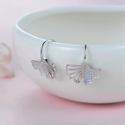 China Hiphop 925 Silver Earrings Crystal Diamond Stud Earrings For Women Ginkgo Leaf 925 Stud Earrings for sale